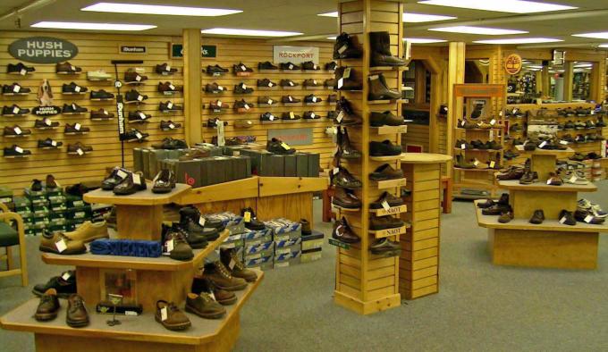 Exposição das sapatas do metal do suporte de exposição da loja dos calçados da maneira dos dispositivos bondes 4 da loja de roupa